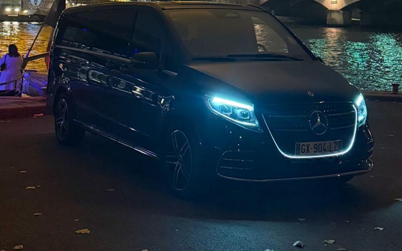 Mercedes V-Class ski transfer